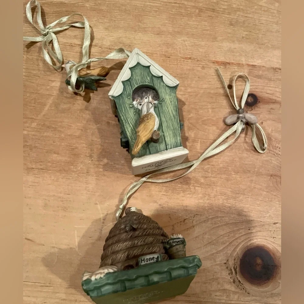 Pfaltzgraff Naturewood Decor figurines ornaments birdhouse beehive set of 2